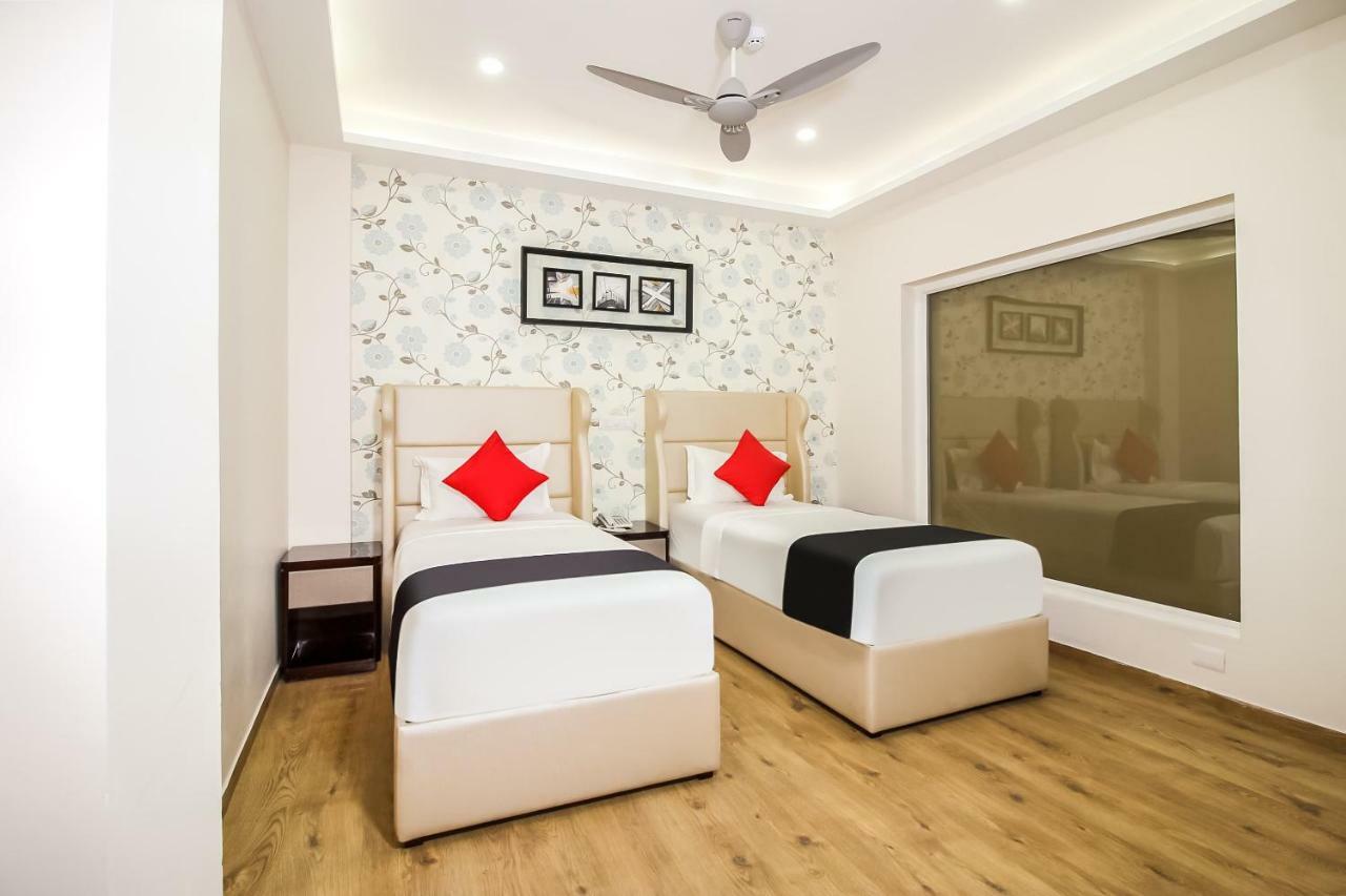 Capital O 37152 Naveen Continental Prayagraj Exterior photo
